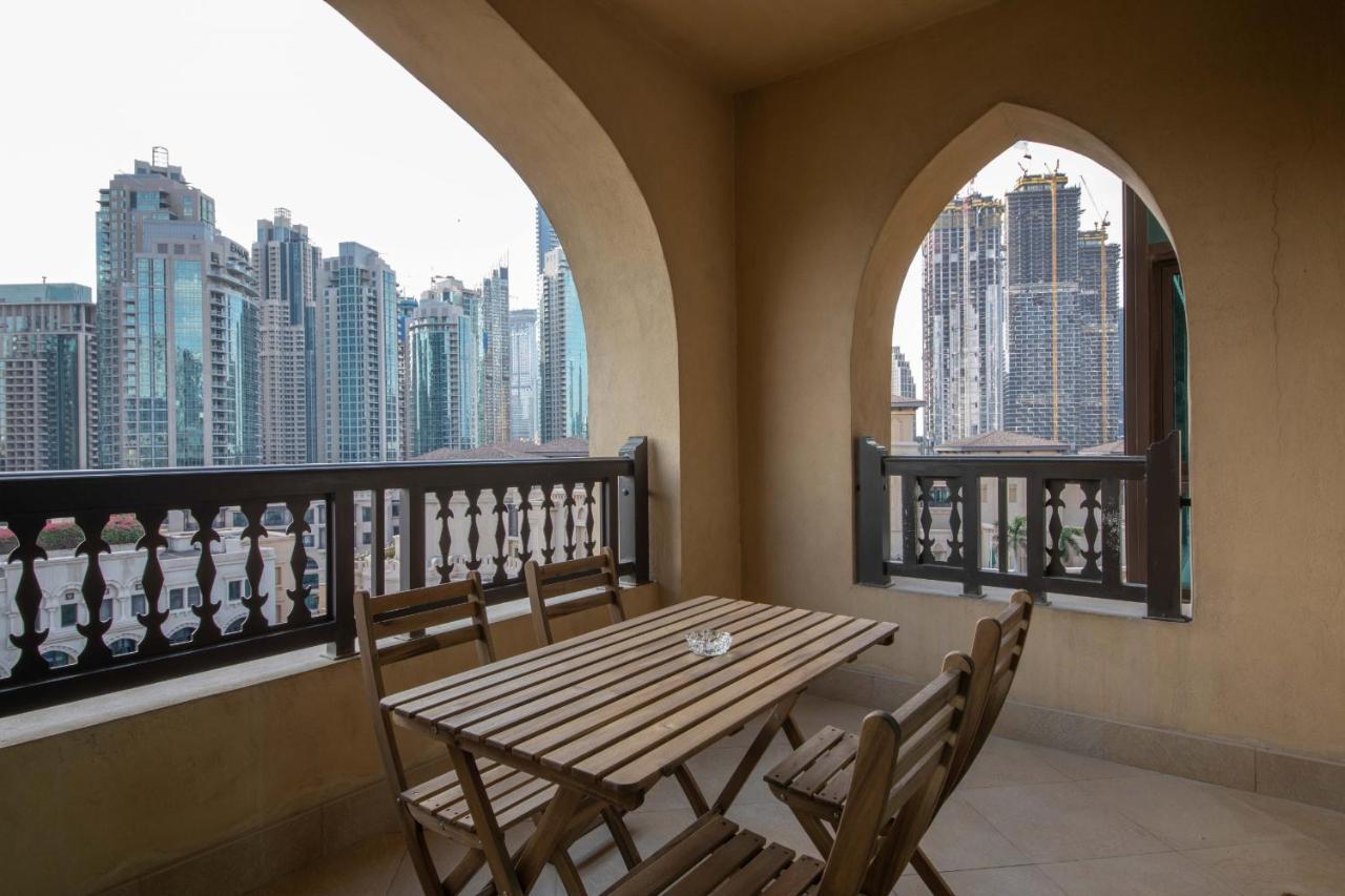 Chic 2Br With Burj Khalifa View In Souk Al Bahar Apartamento Dubai Exterior foto