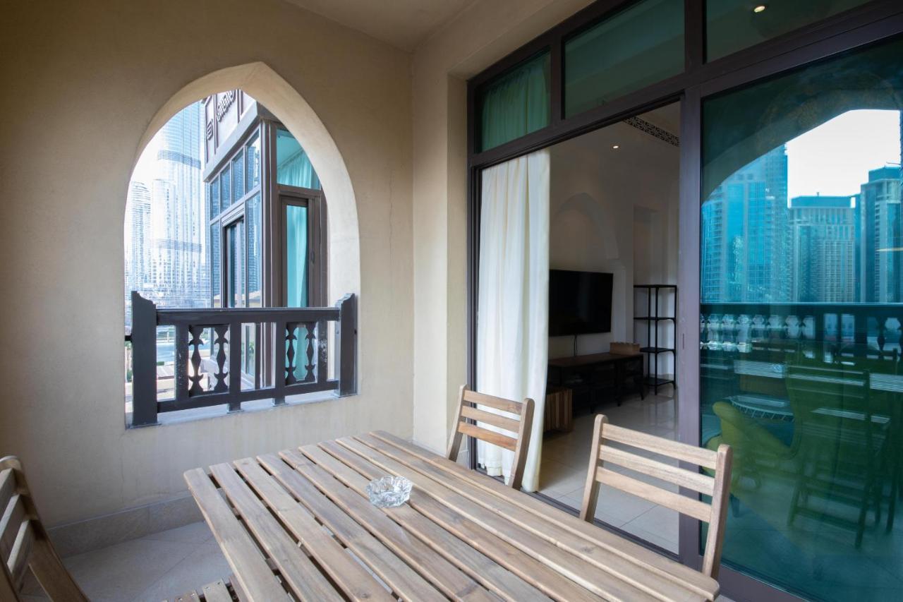 Chic 2Br With Burj Khalifa View In Souk Al Bahar Apartamento Dubai Exterior foto